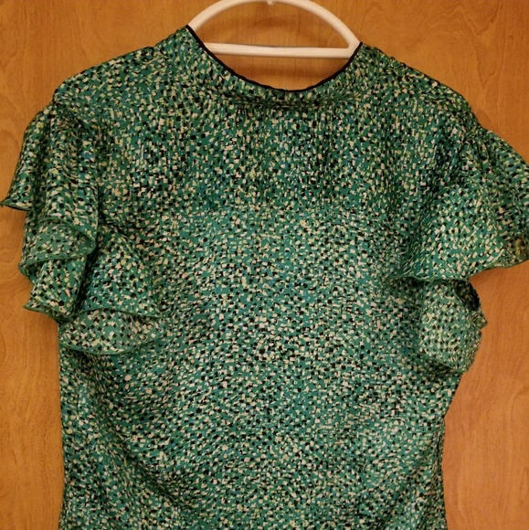 BEAUTIFUL Japanese collar,   satin blouse - Picture 2 of 2